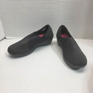 Crocs Womens Busy Day Stretch Skimmer Wedge Pumps Black Red 202852 Size 6
